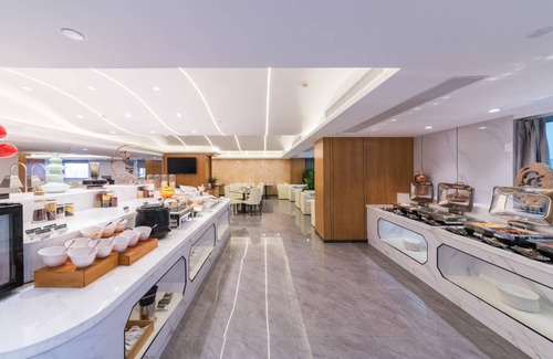 Xiangzhou District Hotel | 106 m² Hotel ∙ 6 guests