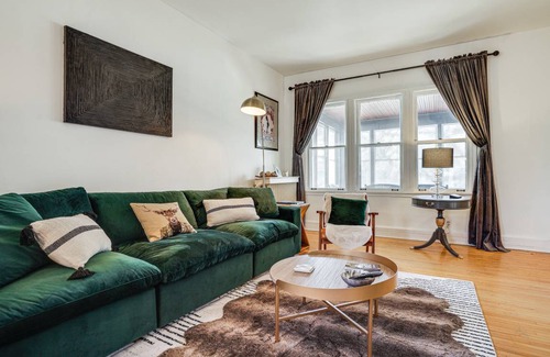 Summit - University House | 106 m² House ∙ 2 bedrooms ∙ 4 guests