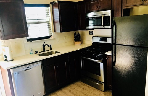 Hollister House | (106B) Blue Heron Getaway 2 bedroom 1.5 bathrooms