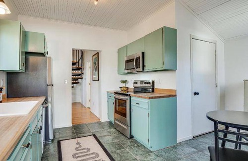 Summit - University House | 107 m² House ∙ 2 bedrooms ∙ 4 guests