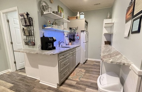 Isle of Palms Condo | #109 Heart of IOP 1st Fl Studio 4 Minute Walk to Toes in Sand