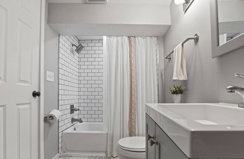 Nokomis House | 10MIN to MOA - Family Rec Room - Safe Neighborhood