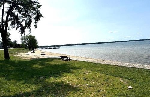 Lake City Hotel | 11 Family Lakefront Studios on Lake Missaukee - Sleeps 40