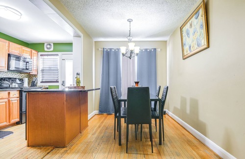 Middle River House | 11 Mi to Downtown Baltimore: Middle River Townhome