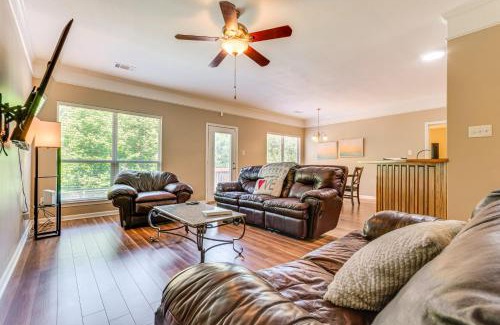 Little Rock House | 11 Mi to Dtwn Little Rock Home with Large Deck!