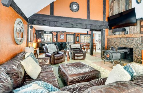 Roxbury House | 11 Mi to Sugarbush Eclectic Ski House with Hot Tub!