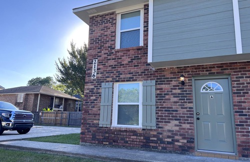 Broadmoor Apartment | 11 miles from LSU University, 70 miles New Orleans 60 miles Lafayette