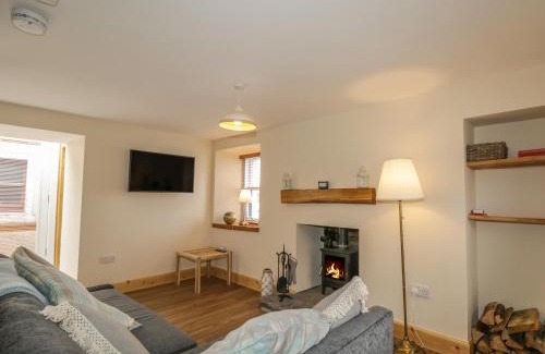 Banff House | 11 Village