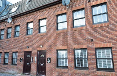 Swindon Apartment | 110 m² Apartment ∙ 2 bedrooms ∙ 6 guests