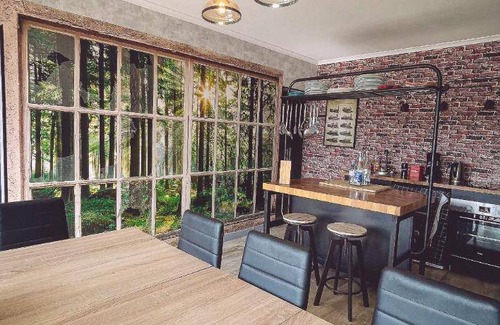 Epinal Apartment | 110 m² Apartment ∙ 5 bedrooms ∙ 14 guests