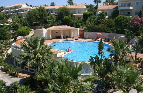 Carvoeiro Resort | 110 m² Resort ∙ 3 bedrooms ∙ 127 guests