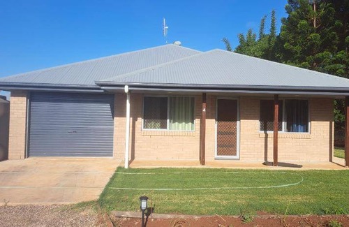 Kingaroy Villa | 110 m² Villa ∙ 2 bedrooms ∙ 2 guests