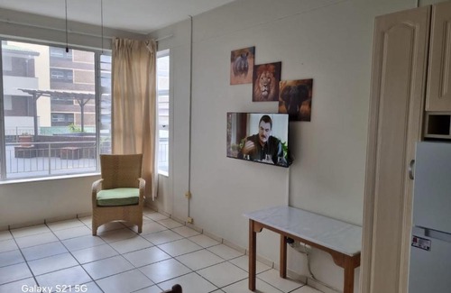 Kingsborough Apartment | 111 Happy Days