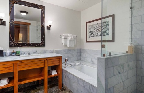 Stowe Area Cabin | 1117 | Studio | The Mansfield | 1st floor | Private Wooded Mountain Views
