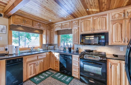 West Village Cabin | 113 m² Cabin ∙ 2 bedrooms ∙ 8 guests