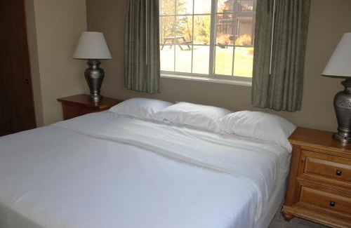 Eagle River House | 115, Lower Duck Lake Condo
