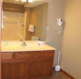 Eagle River House | 115, Lower Duck Lake Condo