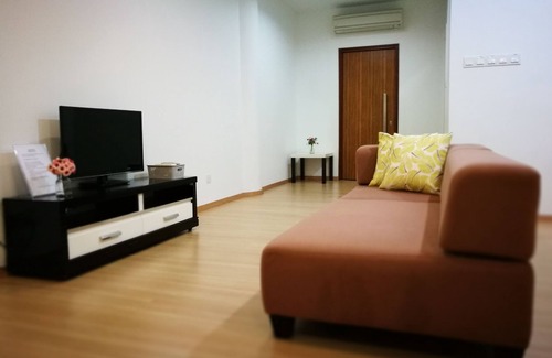 Tanjung Bungah Apartment | 118@Island Plaza Seaview Family Suite (Joal)