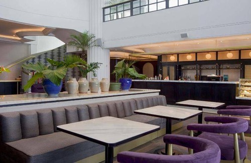 Cipete Utara Hotel | 118 m² Hotel ∙ 3 bedrooms ∙ 127 guests