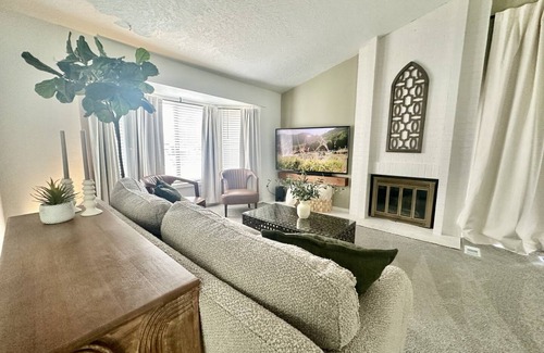 Bull Mountain House | 119 m² House ∙ 2 bedrooms ∙ 6 guests