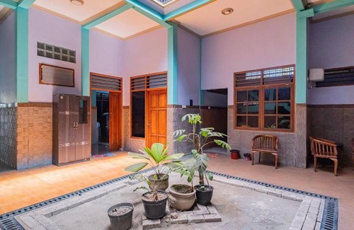 Bojonegoro Bed & Breakfast | 12 m² Bed and breakfast ∙ 3 guests