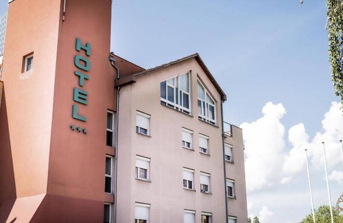 Gap Hotel | 12 m² Hotel ∙ 127 guests