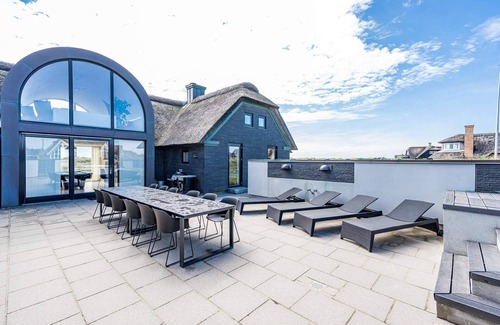Blavand Strand House | 12 person holiday home in Blåvand