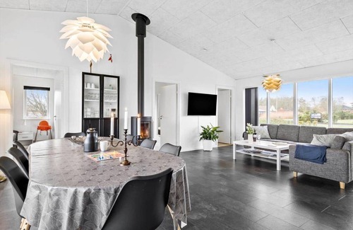 Hou House | 120 m² House ∙ 4 bedrooms ∙ 8 guests