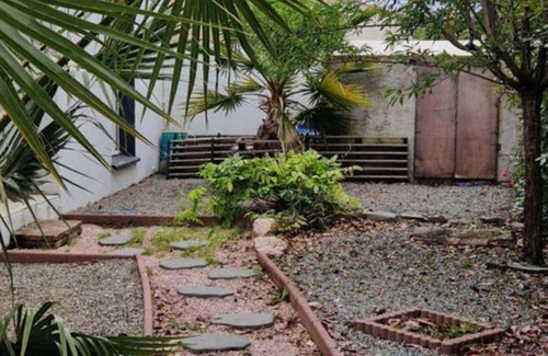 Caux-et-Sauzens Villa | 120 m² Villa ∙ 4 bedrooms ∙ 8 guests