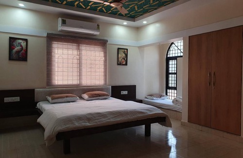 Nashik House | 1200 m² Bungalow ∙ 4 bedrooms ∙ 20 guests