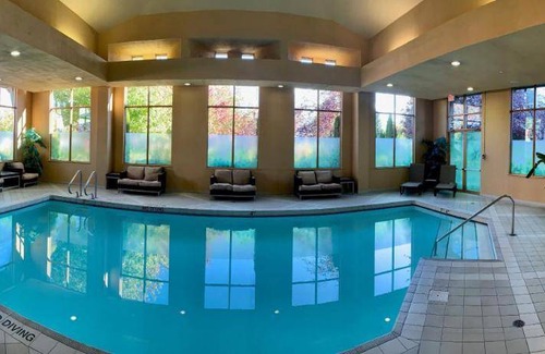 South Pandosy Resort | 121 m² Resort ∙ 3 bedrooms ∙ 20 guests