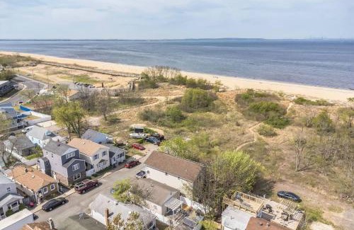 Keansburg House | 123) Beach front oasis - Hot tub - Sleeps 7