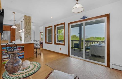 Keansburg House | 123) Beach front oasis - Hot tub - Sleeps 7