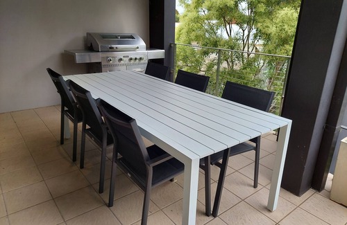East Tamworth House | "123 Fitzroy" 4 B/room townhouse overlooking East!