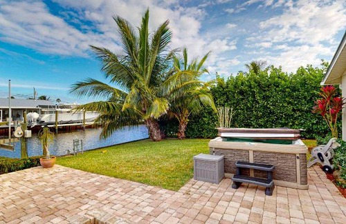 Palm City House | 124 m² House ∙ 2 bedrooms ∙ 7 guests