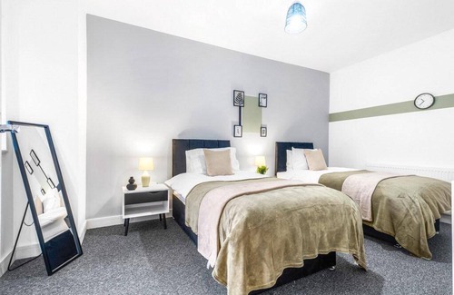 Tipton House | 125 m² House ∙ 5 bedrooms ∙ 10 guests