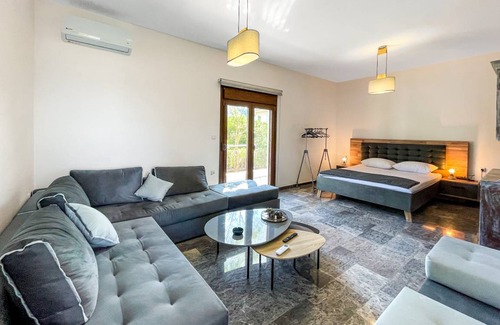 Elia Nikitis Apartment | 130 m² Apartment ∙ 4 bedrooms ∙ 10 guests