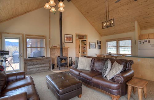 Creede House | 130 m² House ∙ 2 bedrooms ∙ 6 guests