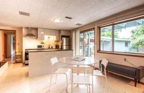 White Center Apartment | 134 m² Apartment ∙ 1 bedroom ∙ 4 guests