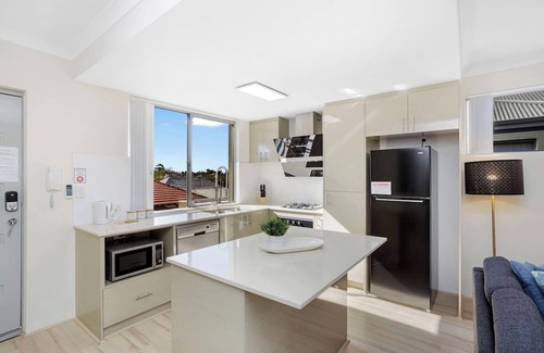 North Perth Apartment | 134 North Perth Nest high quality perfect location 4 people +parking