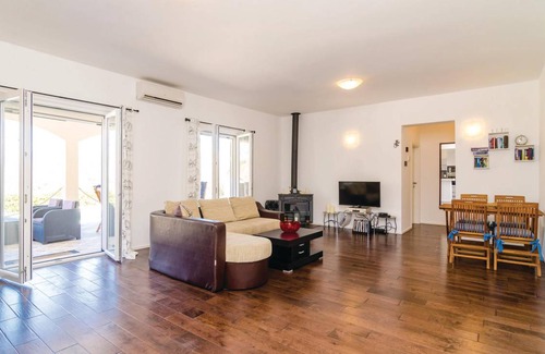 Radovici House | 136 m² House ∙ 3 bedrooms ∙ 6 guests
