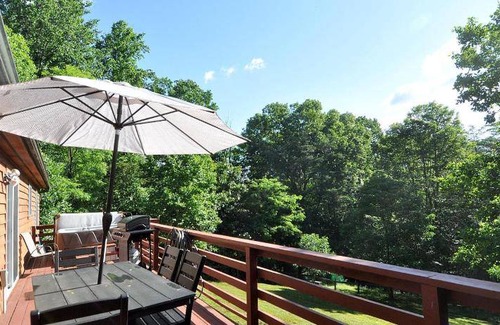 Berkeley Springs Ski Chalet | 139 m² Chalet ∙ 3 bedrooms ∙ 10 guests