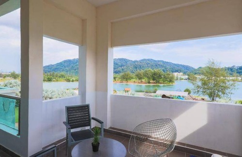 Lumut Hotel | 139 m² Hotel ∙ 3 bedrooms ∙ 6 guests
