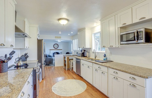 Arvada House | 14 Mi to Denver Zoo: Pet-Friendly Arvada Home