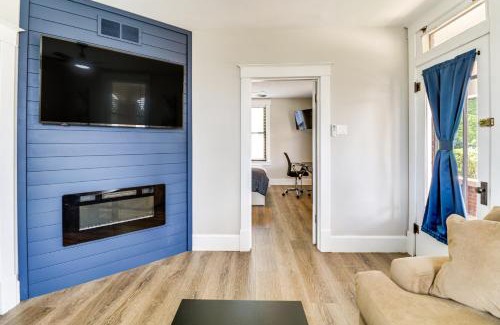 Columbia House | 14 Mi to St Louis Dog-Friendly Columbia Home