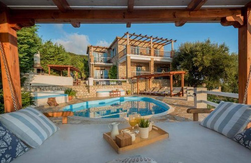 Skinaria Resort | 140 m² Resort ∙ 4 bedrooms ∙ 12 guests