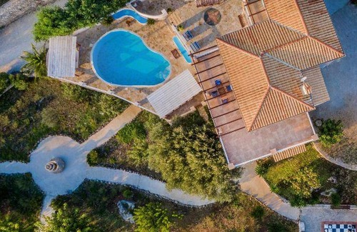 Skinaria Resort | 140 m² Resort ∙ 4 bedrooms ∙ 12 guests