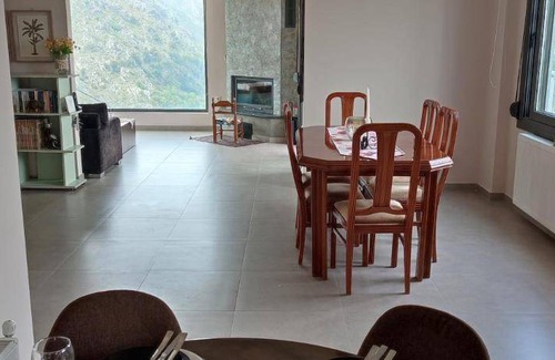 Lakkoi Villa | 140 m² Villa ∙ 3 bedrooms ∙ 6 guests