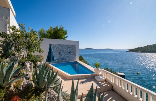Vinisce Villa | 140 m² Villa ∙ 6 bedrooms ∙ 12 guests