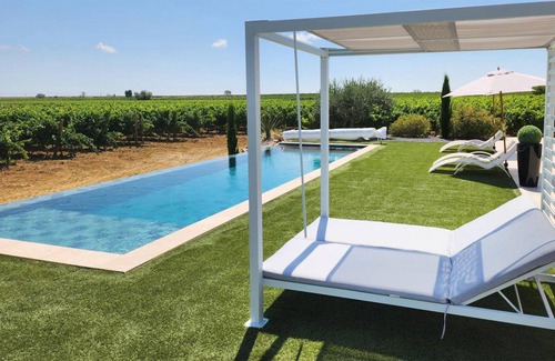 Servian House | 145 m² House ∙ 4 bedrooms ∙ 8 guests